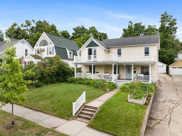 610 Grove St, Petoskey, MI 49770