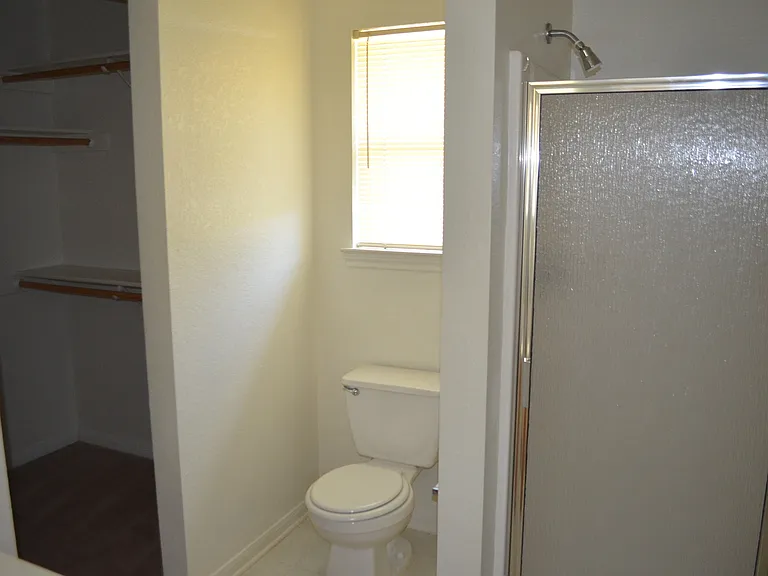 2204 Wildewood Dr — Photo 30