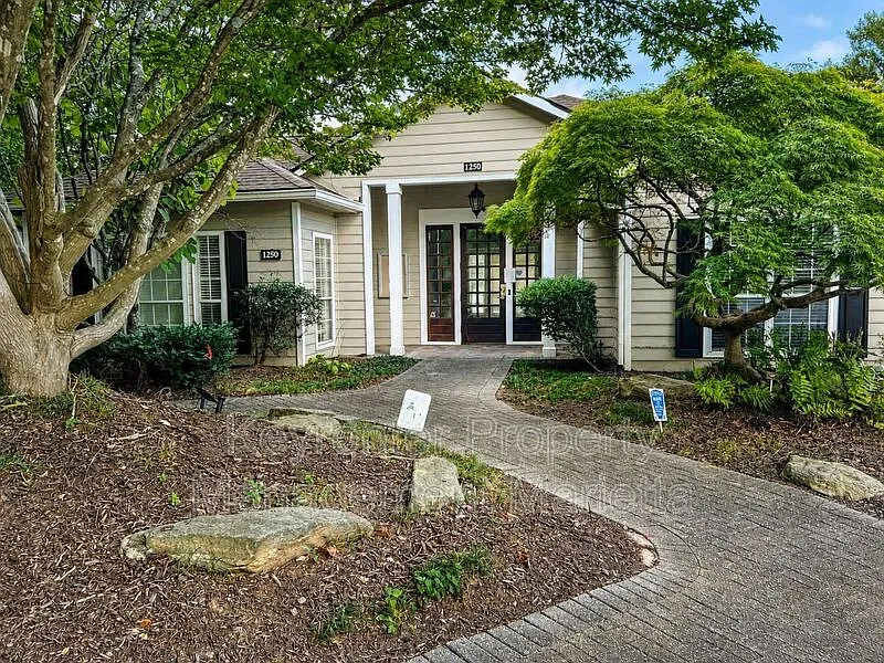1 bed, 1.0 bath, $1,495 — Photo 2