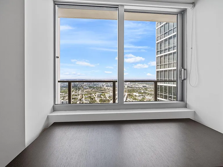 1100 Biscayne Blvd #5802 — Photo 11