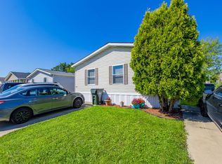 870 Victory Ln, Justice, IL 60458