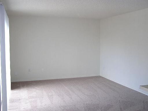 2nd image of 2843 W Maplewood Ave APT 1