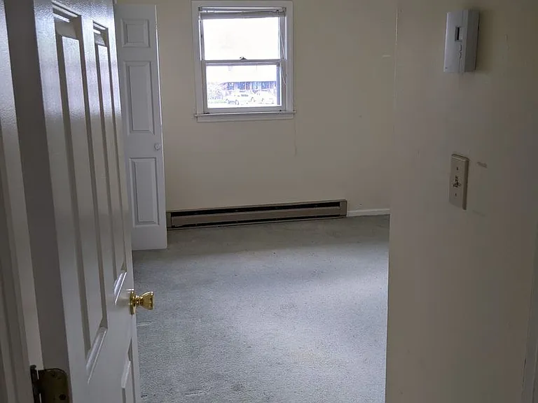 138 Adams Ln — Photo 16
