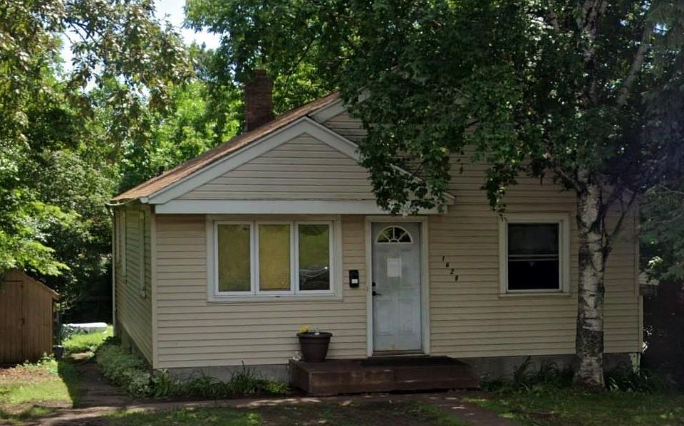 1st image of 1628 E 1st St