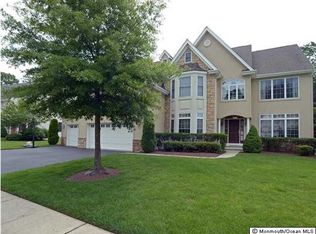 28 Cornwallis Ct, Manalapan, NJ 07726