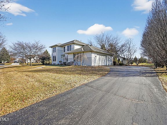 4th image of 8631 Stone Post Rd