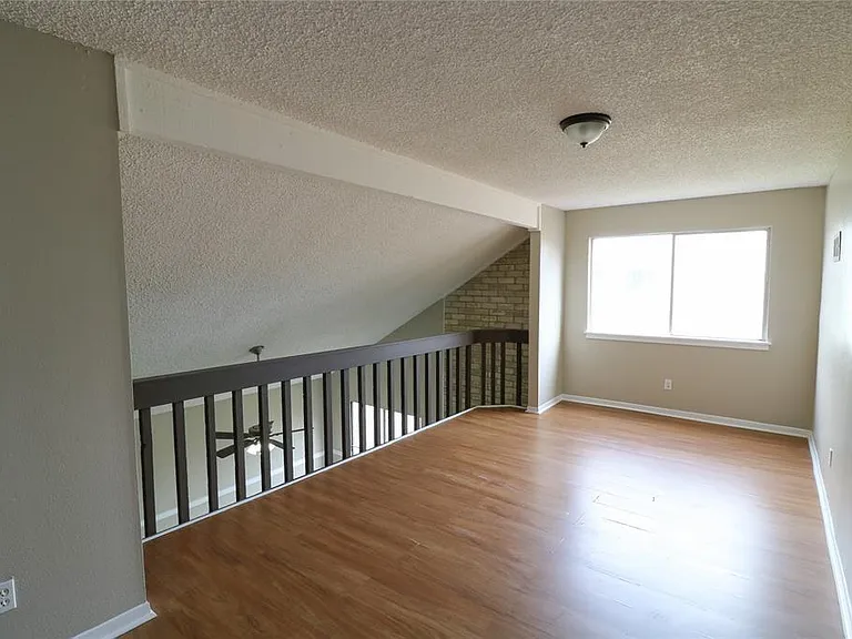 6111 Briar Glade Dr — Photo 5
