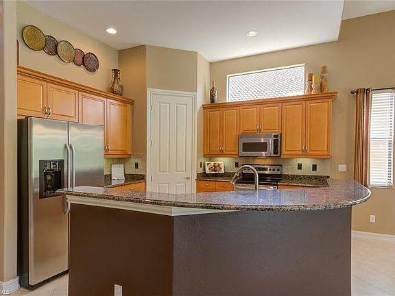 3rd image of 8271 Provencia Ct