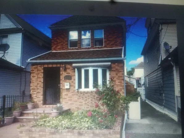 11145 120th St, South Ozone Park, NY 11420