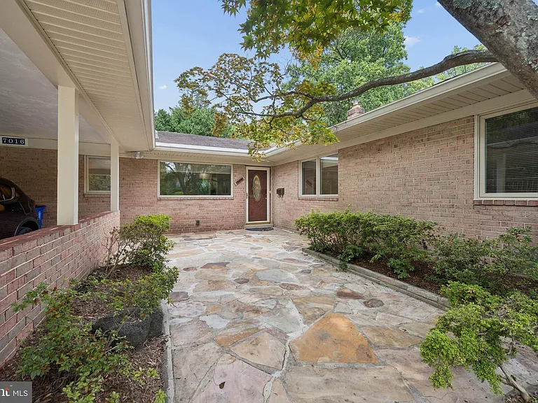 7016 Hopewood St — Photo 8