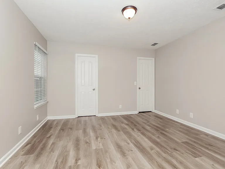 1514 Killarney Dr — Photo 12