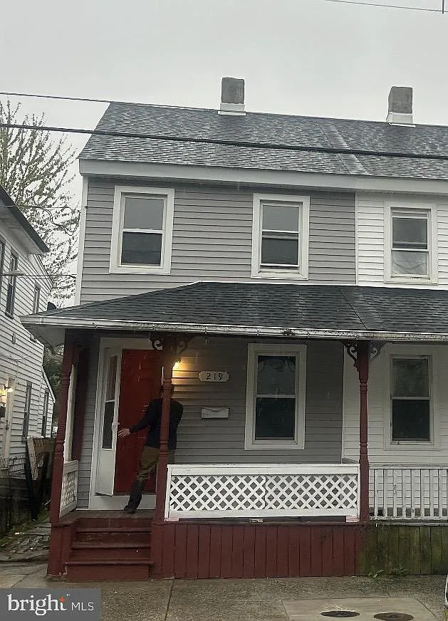 219 Wesley St photo 1