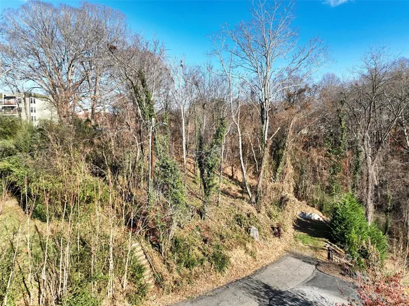 99999 Merritt Park Ln, Asheville, NC 28801