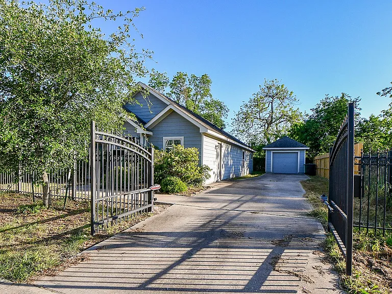3344 Anita St — Photo 32