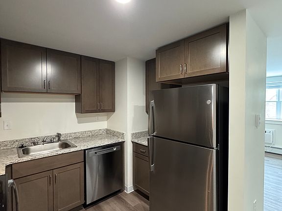 2nd image of 1743 Washington St #8