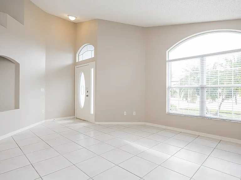 15833 Pine Lily Ct — Photo 2