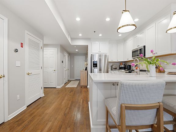 5th image of 117 Madison St APT 1