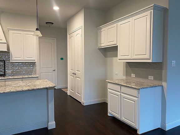3rd image of 7572 Sevie Ln