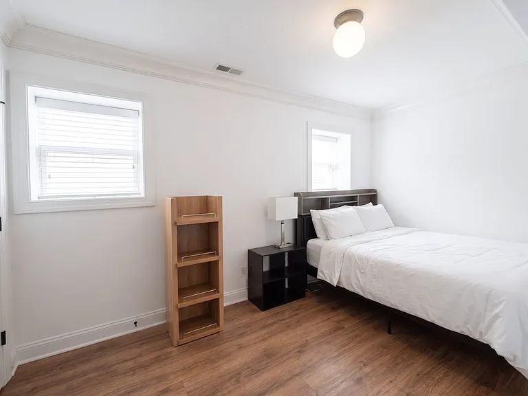 834 W Waveland Ave #G — Photo 6
