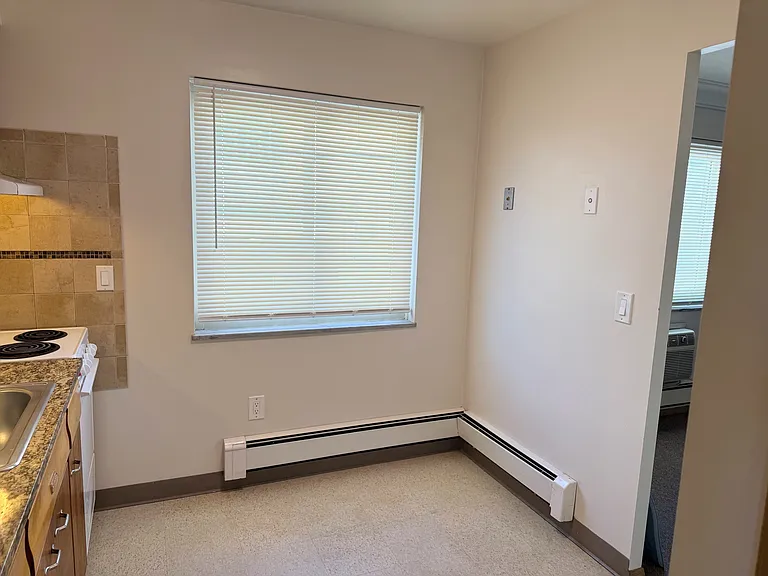 4847 Broadview Rd — Photo 7