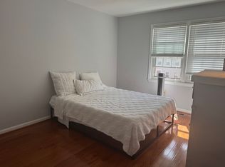 2883 Kelly Sq #1, Vienna, VA 22181