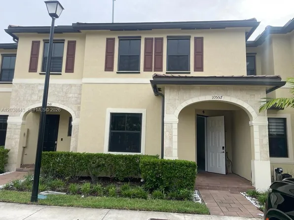 10557 W 32nd Ln, Hialeah, FL 33018