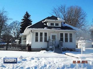 218 Woodard St, Elgin, IL 60123