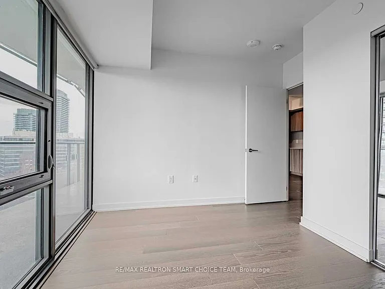 11 Wellesley St W #2506 — Photo 17