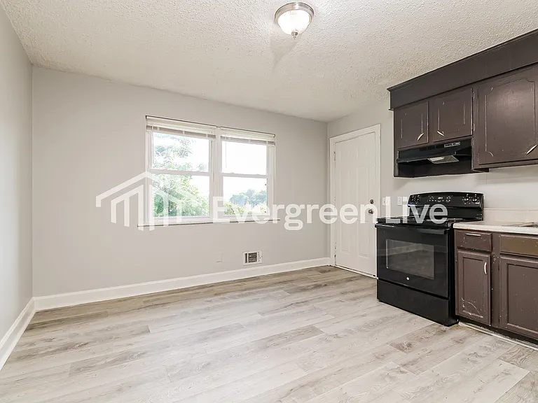2357 Coco Rd — Photo 4