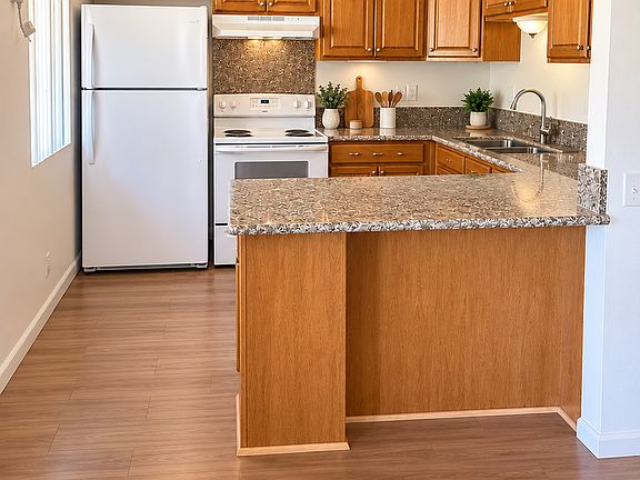 4th image of 991 W Blaine St APT 106