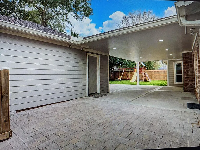 2826 Edgewood Dr — Photo 14