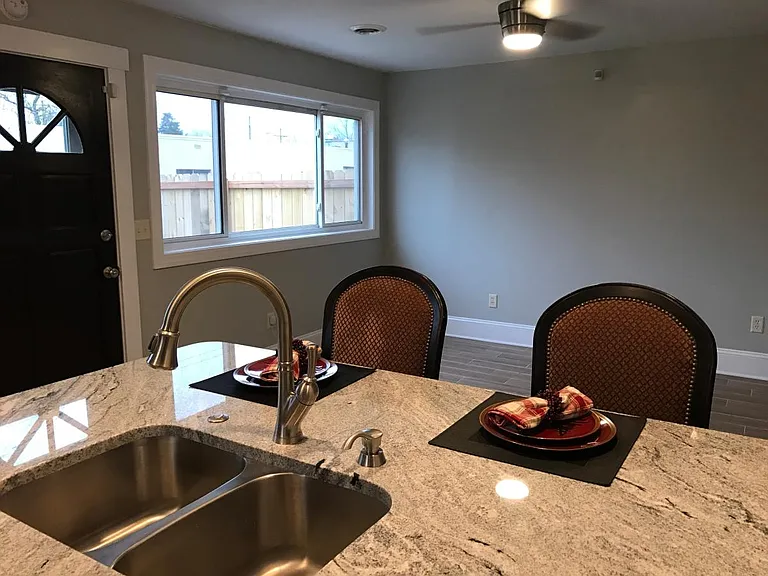 1427 Grogan Ave — Photo 6