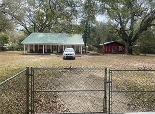 32 Oak Ave, Satsuma, AL 36572