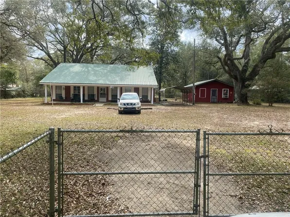 32 Oak Ave, Satsuma, AL 36572