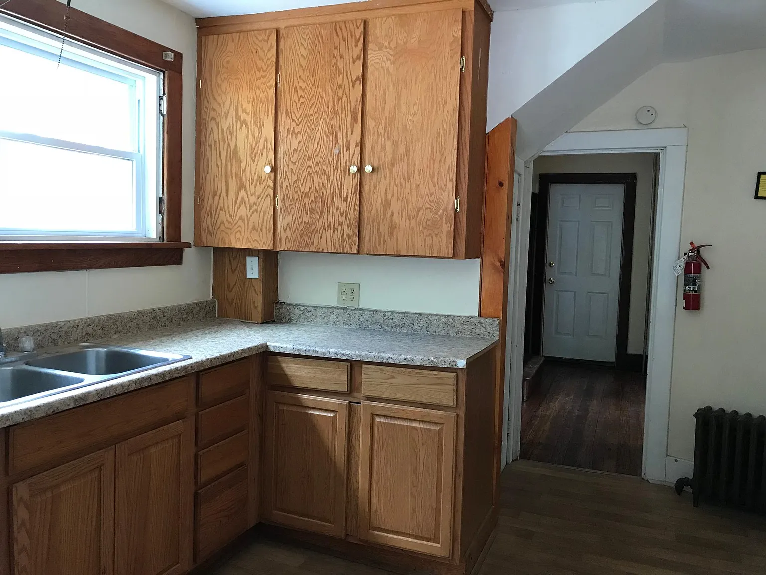 3 bed, 1093 sqft, $1,400 — Photo 3