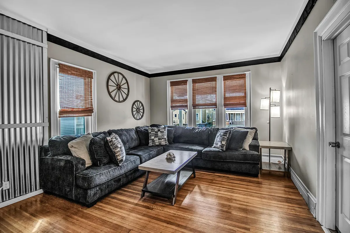 Building Photo - 134 E Delavan Ave #1