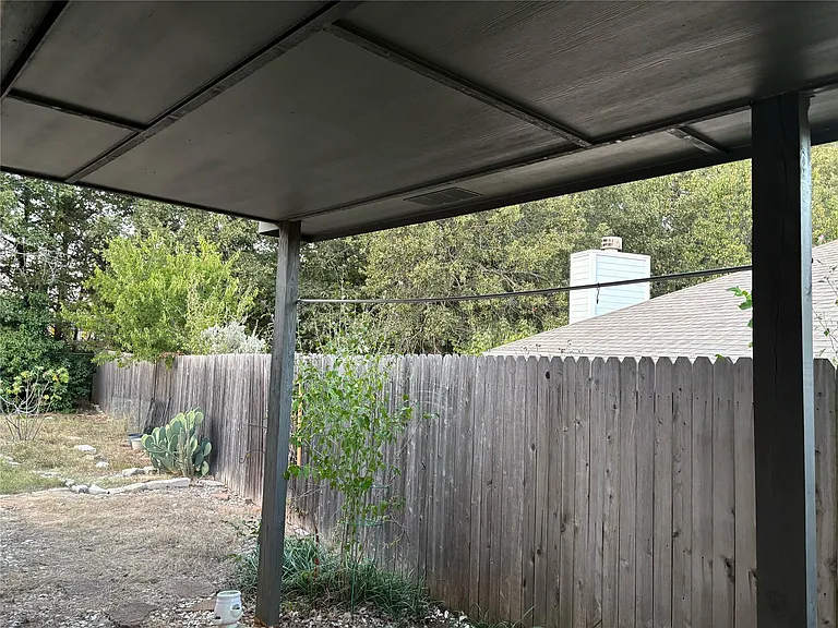 1210 Hidden Oaks Dr — Photo 16