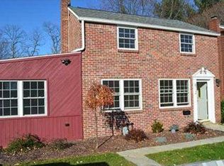 812 Veronica Dr, Pittsburgh, PA 15235
