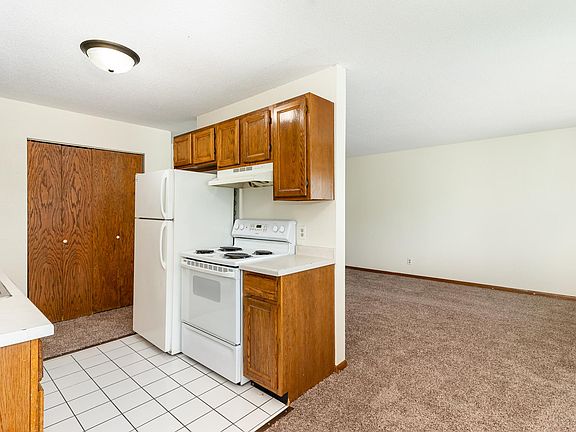 5th image of 1011 Westminster St #203