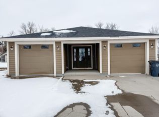 503 1st Ave, Crosby, ND 58730
