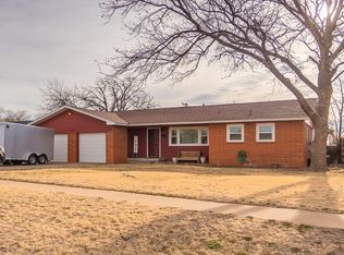 302 Thomas Blvd, Plainview, TX 79072