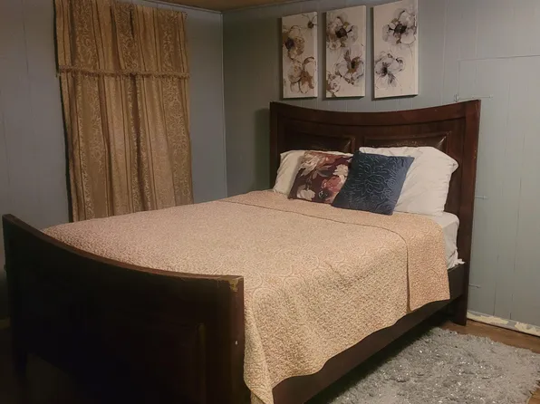 21 Lake Ave, Somerset, NJ 08873