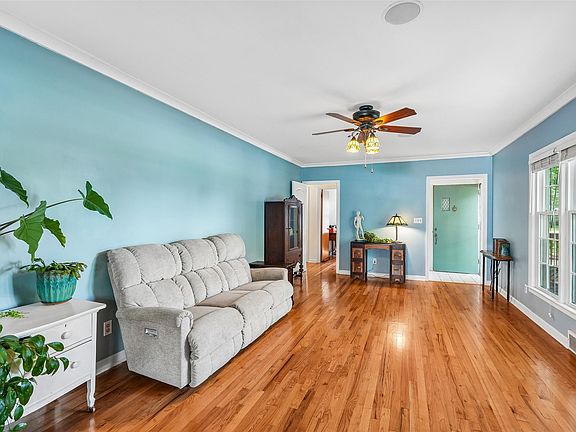 3rd image of 3309 52nd St