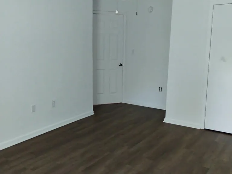 2491 Russell St #F — Photo 8