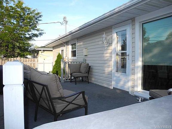 4th image of 146 Evergreen Dr