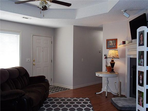 3rd image of 2780 Jennifer Ln