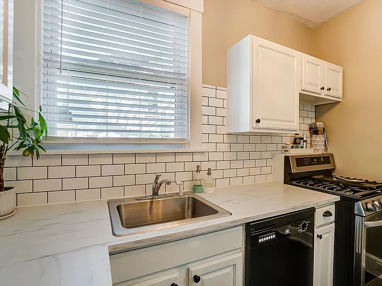 2251 Washington Ave #1 — Photo 23