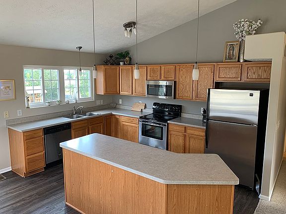 4th image of 7234 Helen Witt Dr