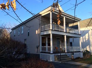 14 Blakley Ct, Troy, NY 12180