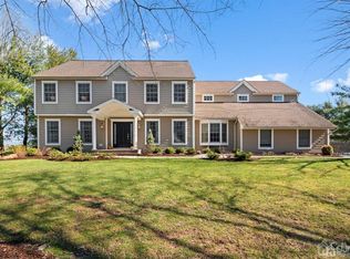 5 Parkview Rd, Cranbury, NJ 08512